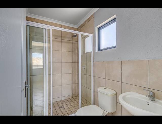 2 BEDROOM HOUSE FOR SALE IN CRYSTAL PARK